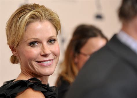 modern family mom|julie bowen parents.